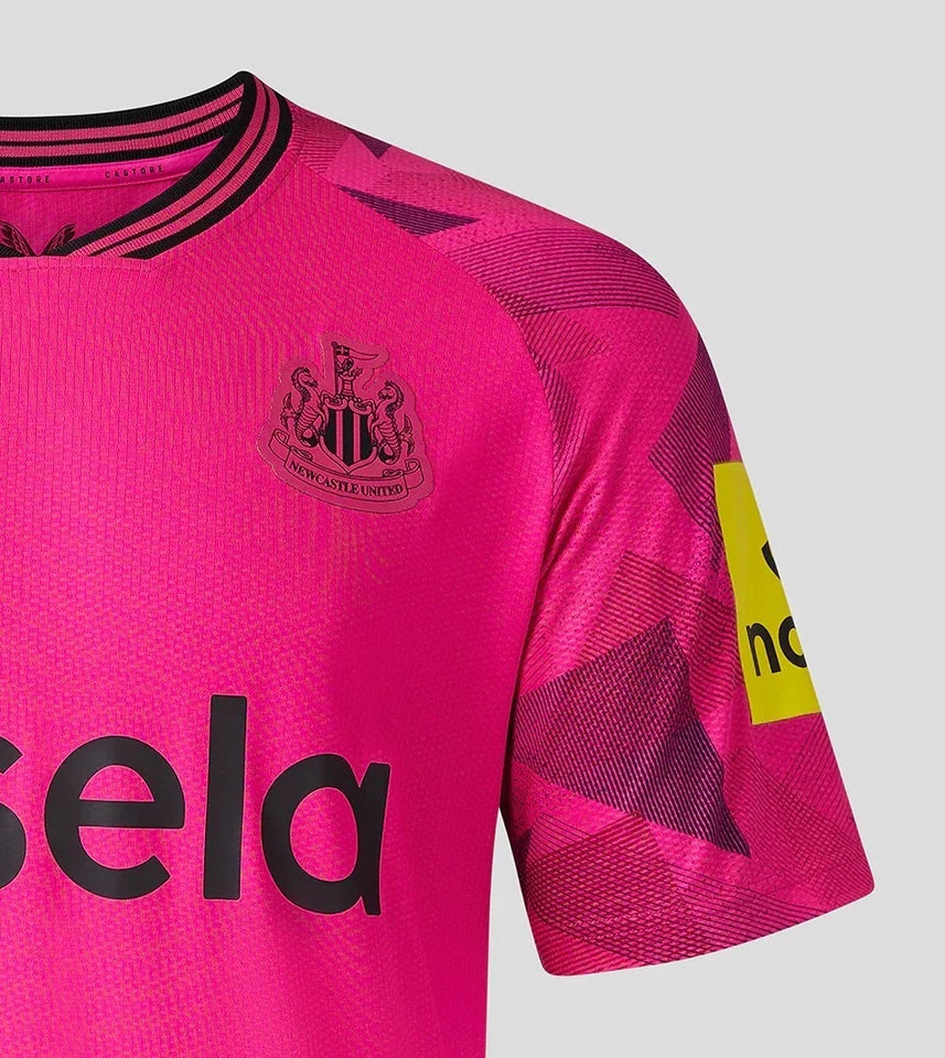 Newcastle United Third Goalkeeper Kit – Short Sleeve – Junior XL 14-15yrs Castore