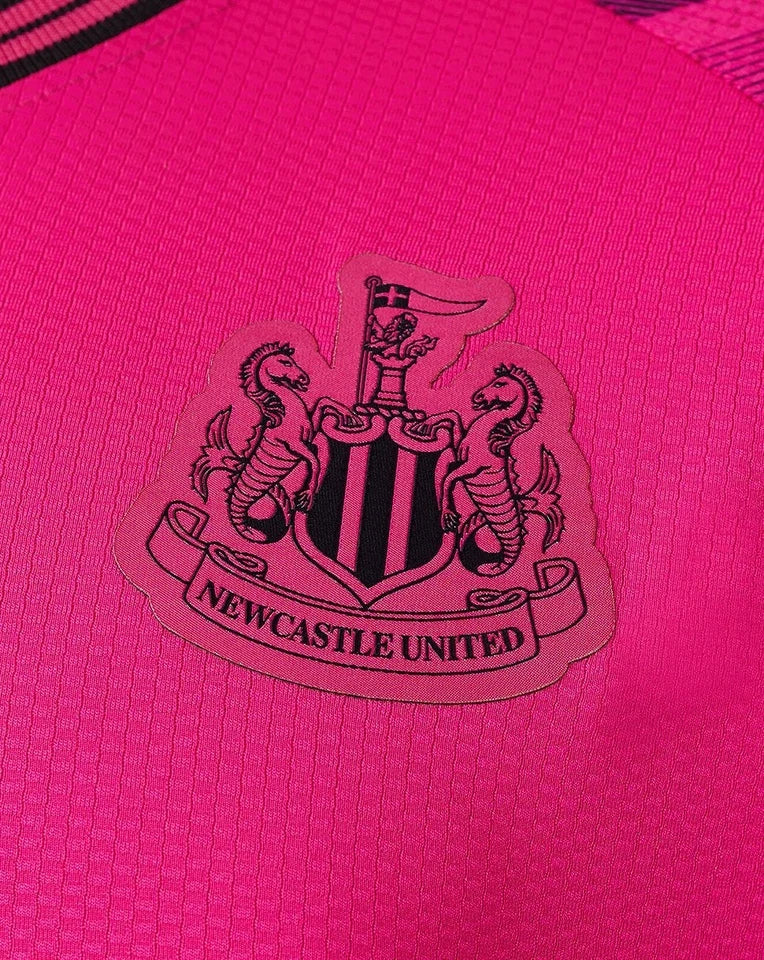 Newcastle United Third Goalkeeper Kit – Short Sleeve – Junior XL 14-15yrs Castore